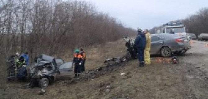 Три человека погибли в ДТП в Ростовской области