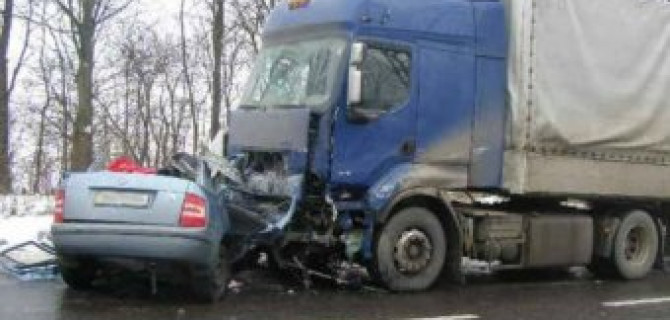 В ДТП с фурой на трассе Волгоград - Каменск погиб человек