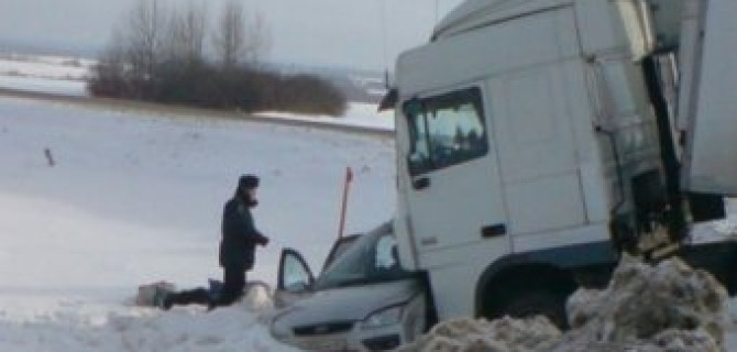 В ДТП в Рославльском районе погибли три человека