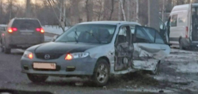 В массовом ДТП на Санкт-Петербургском шоссе пострадали люди
