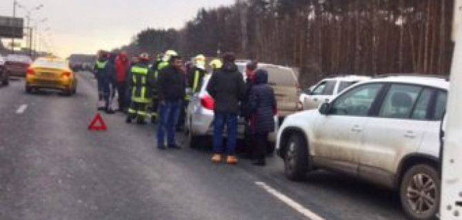 Три человека пострадали в ДТП на МКАД