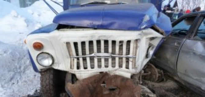 В Красноуфимске в ДТП погиб молодой водитель ВАЗа