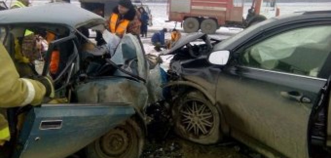 В лобовом ДТП под Ростовом погибли три человека