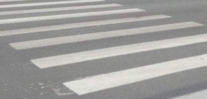 В Брянске иномарка сбила девочку на переходе