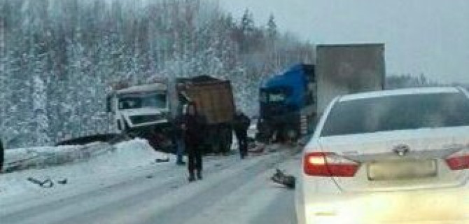 В ДТП со снегоуборочной машиной в Пермском крае погибли три человека