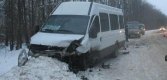 В ДТП с маршруткой под Тулой погиб человек