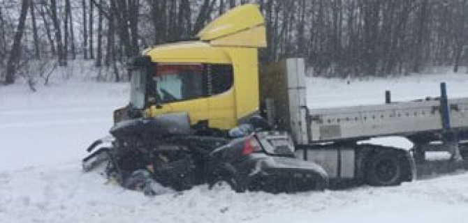 В ДТП с фурой в Воронежской области погибли две женщины