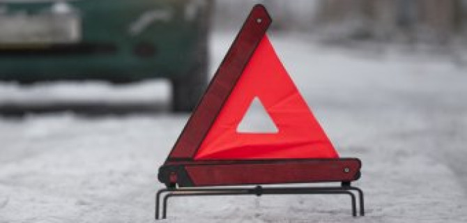 В центре Москвы опрокинулся автомобиль