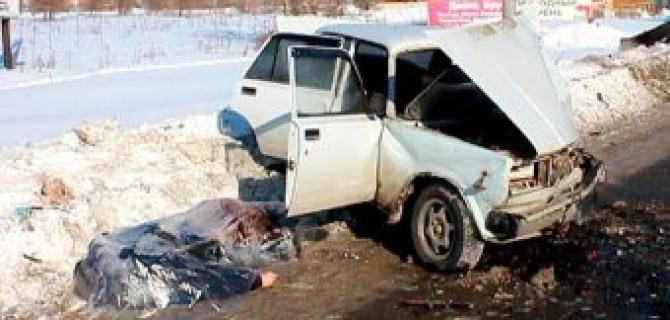 В Центральном районе Челябинска в ДТП погиб водитель ВАЗа