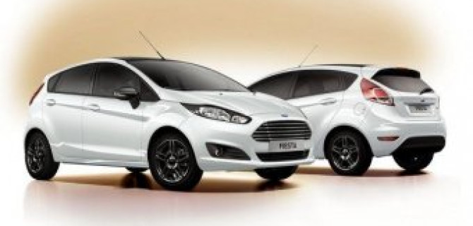 Ford выпустил новые черно-белые версии Focus и Fiesta