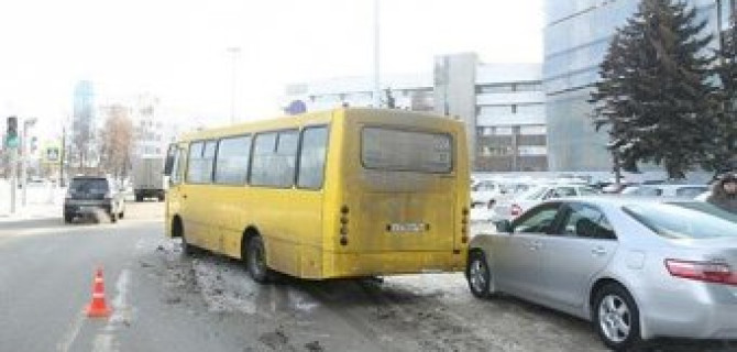 В центре Екатеринбурга произошло ДТП с автобусом