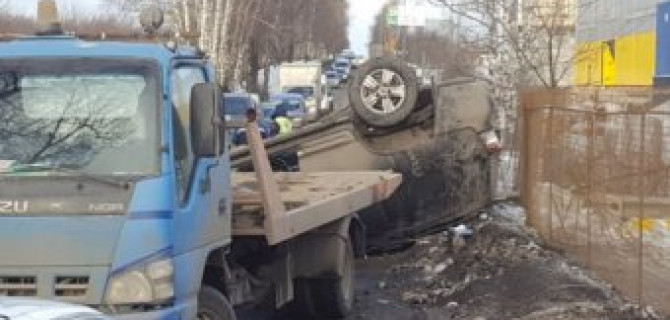 В ДТП с внедорожником в Видном пострадал человек