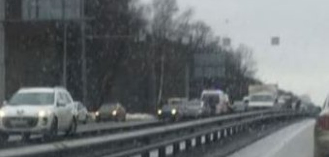 В массовом ДТП в Москве погиб человек