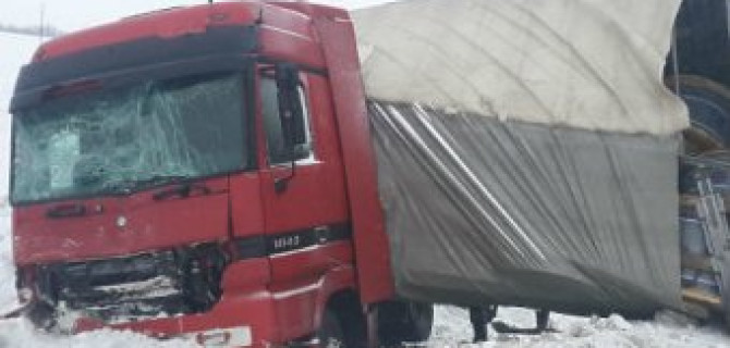 В ДТП с фурой под Самарой погиб человек