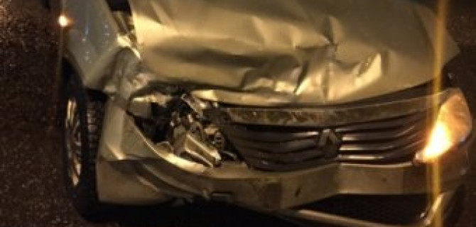 В ДТП с такси в Ярославле пострадали три человека