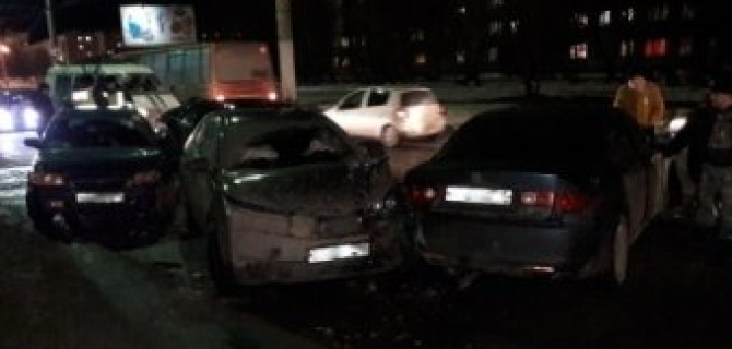 В массовом ДТП в Омске пострадал ребенок