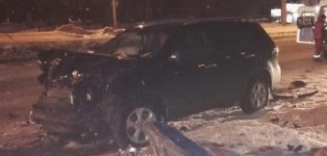 В ночном ДТП в Барнауле пострадал человек