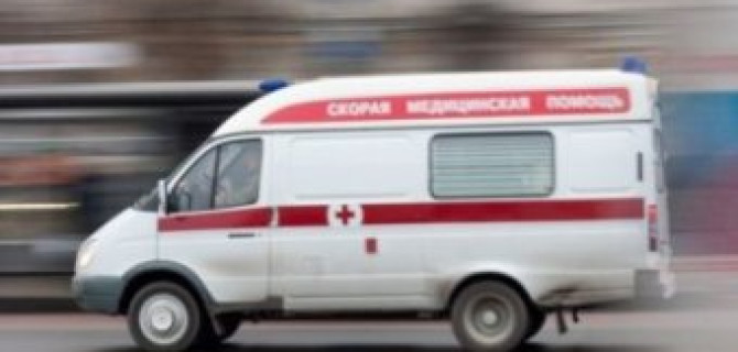 В Челябинске автомобиль несколько метров протащил подростка на капоте