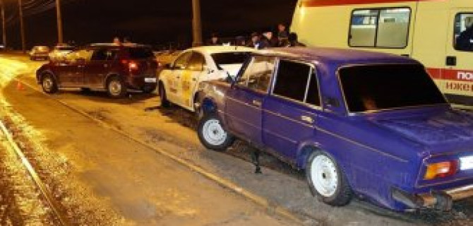 В Ижевске машина насмерть сбила вышедшего из автомобиля водителя