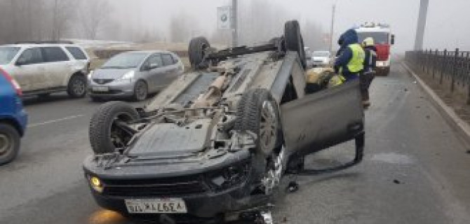В Петербурге перевернулся автомобиль