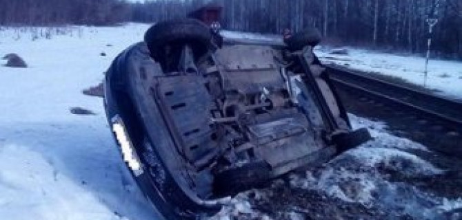 В Павлове тепловоз протаранил иномарку