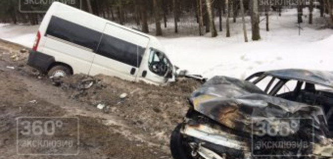 В ДТП с микроавтобусом в Подмосковье погибли два человека