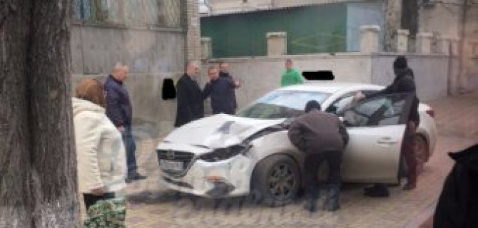 В ДТП с автобусом в Ростове пострадал человек