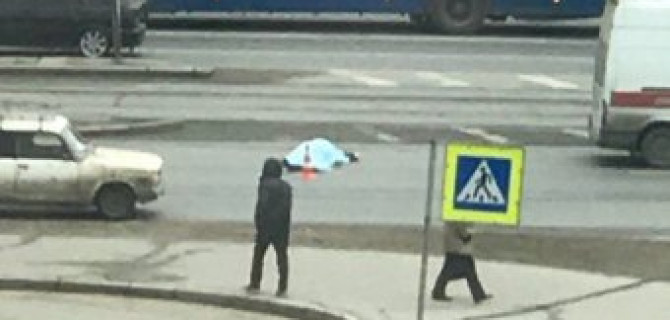 В Петербурге насмерть сбили пешехода рядом с Володарским мостом