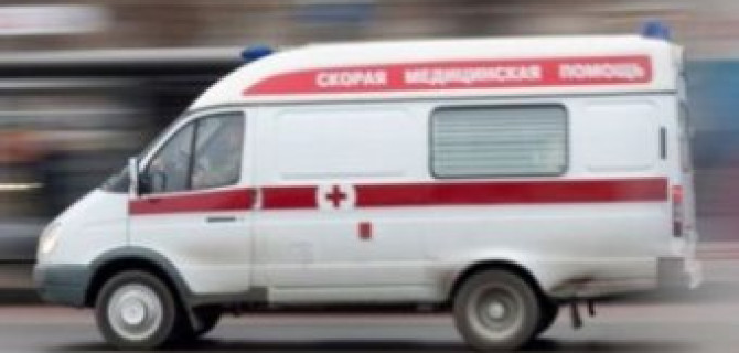 В Твери автомобиль сбил девушку на переходе