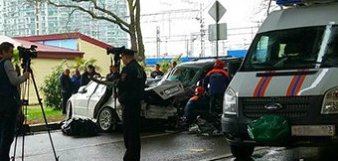 В Сочи в ДТП погибли женщина и ребенок