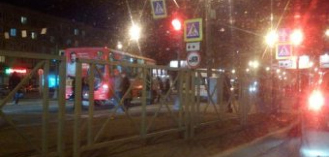 В Петербурге сбили девочку на переходе