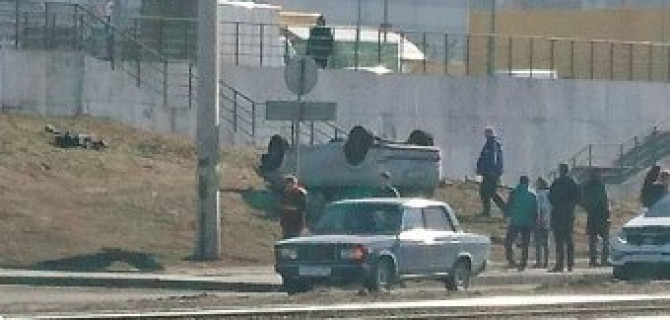 В Петербурге автомобиль вылетел на тротуар и насмерть сбил двух человек