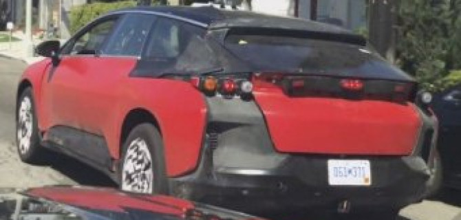 Faraday Future тестирует конкурента Tesla Model X