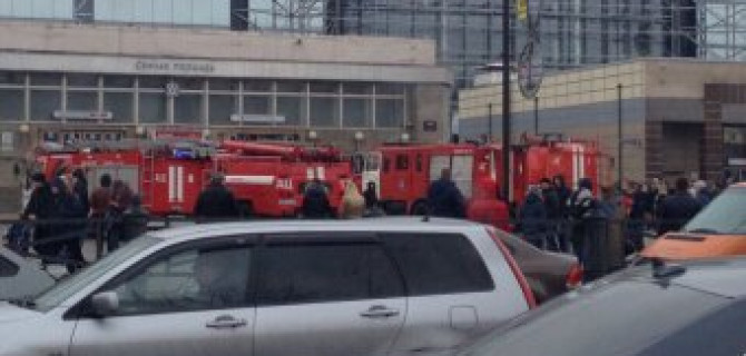 Взрыв в метро Петербурга спровоцировал транспортный коллапс