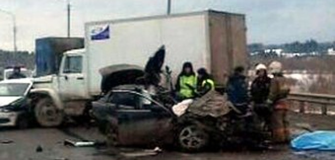 В массовом ДТП в Добрянском районе погибли два человека