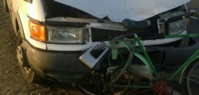 Водитель фургона уснул за рулем и насмерть сбил велосипедиста