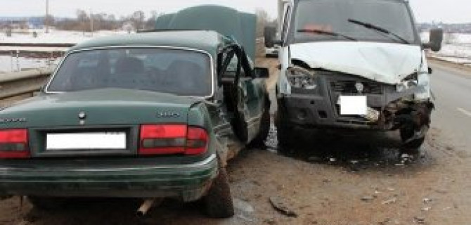 В Башкирии пьяный водитель "Волги" лишенный прав спровоцировал ДТП - под угрозой жизнь пассажира