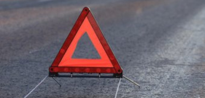 Семейный конфликт закончился смертью мужчины, упавшего с капота «Тойоты», которой управляла его жена