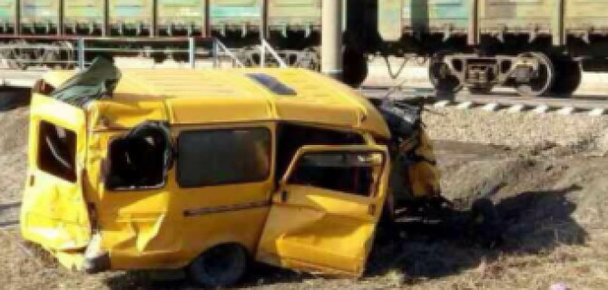 Погибшая в ДТП со школьным автобусом и грузовым поездом педагог просила водителя не торопиться