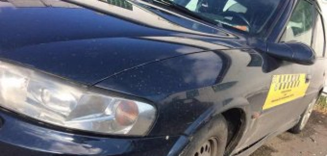 В Бресте пьяная пассажирка угнала такси из-за нехватки денег и попала в ДТП