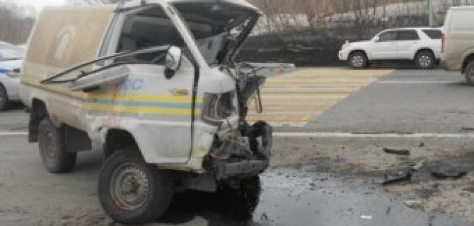 На Камчатке две «Тойоты» столкнулись на встречке - один водитель погиб