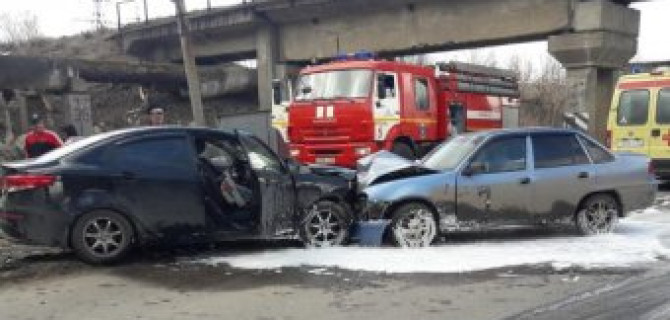 В лобовом ДТП в Рязани пострадали шесть человек