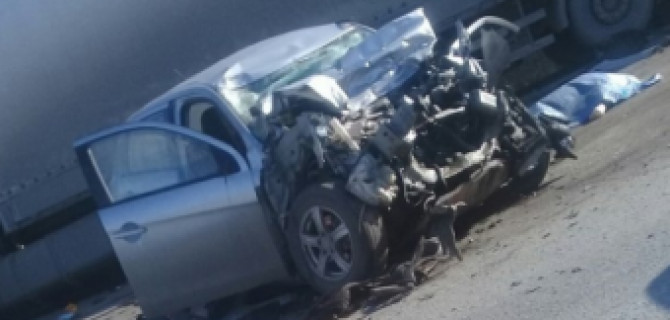 В Тюмени в ДТП с фурой погиб человек