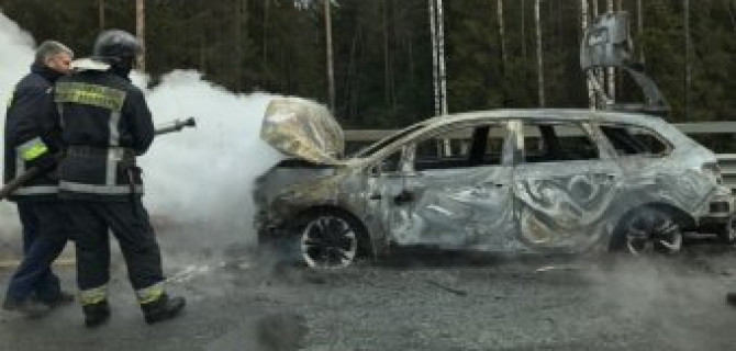 На ЗСД после аварии сгорел автомобиль
