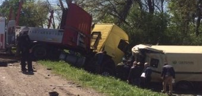 На Кубани в ДТП с инкассаторской машиной погибли четыре человека