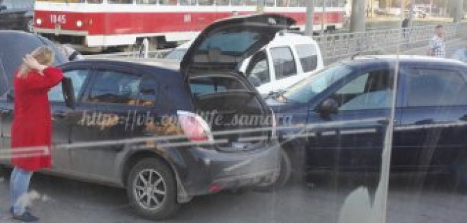 В Самаре столкнулись пять автомобилей