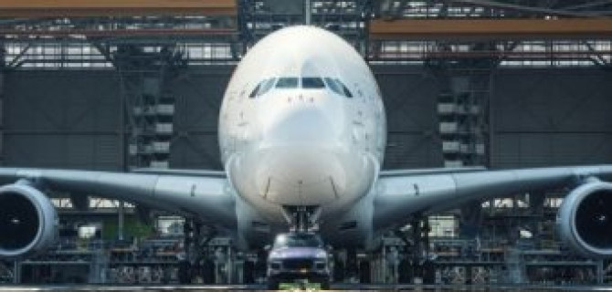 Porsche Cayenne установил рекорд, протащив 285-тонный самолет