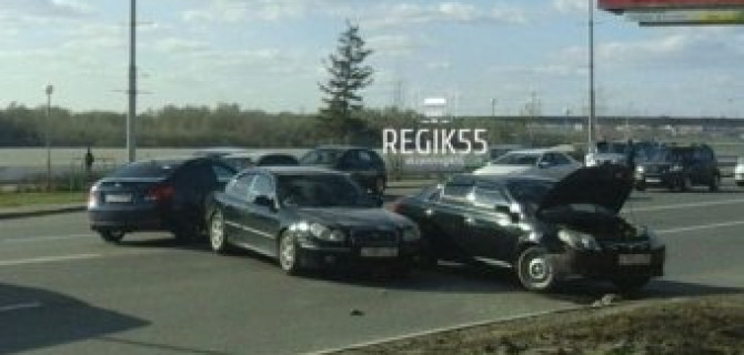 ДТП на Иртышской набережной в Омске