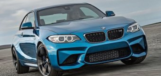 Появились фотографии обновленного купе BMW M2
