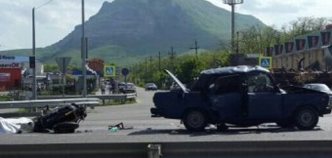В ДТП в Минеральных Водах погибли мотоциклист и водитель ВАЗа